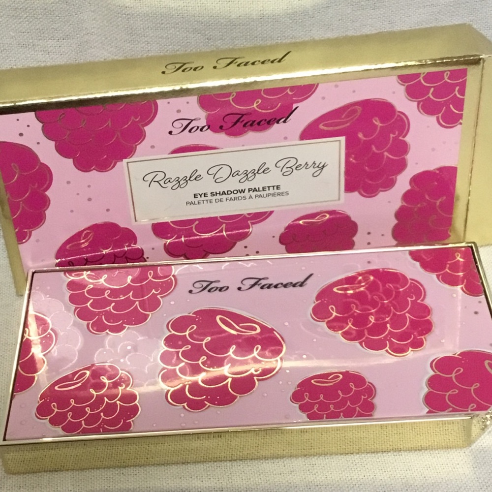 Too Faced razzle dazzle berry eyeshadow paletteNEW